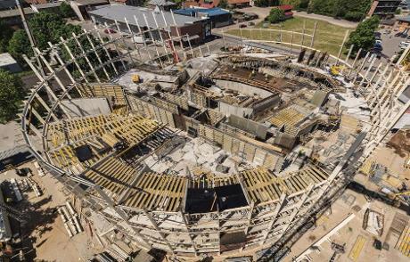 Kontserdisaal Big amber