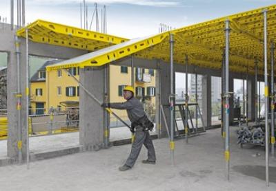 Worker with Dokadek 30