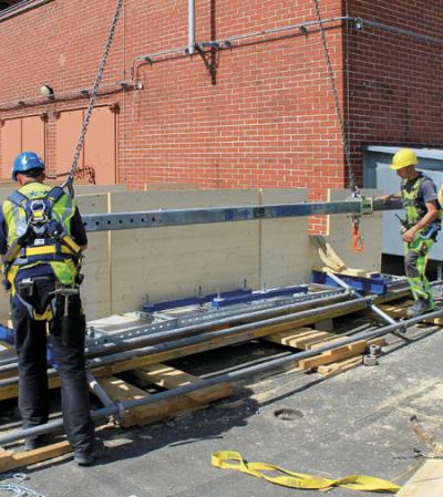 Montage von selbstkletternden Schutzschildern