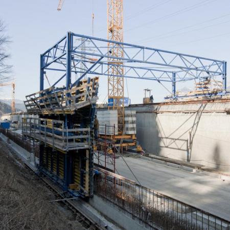 Amras motorway enclosure