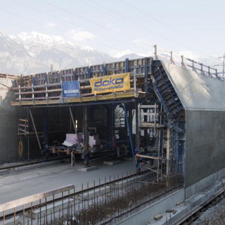 Amras motorway enclosure