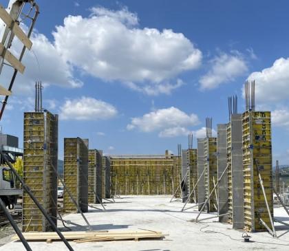 Irodaház és Bemutatócsarnok-Szentendre